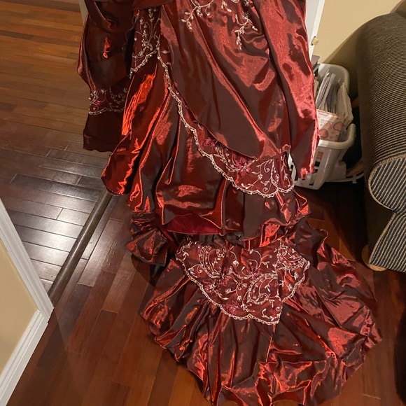 Red Prom/ wedding dress - Picture 2 of 7